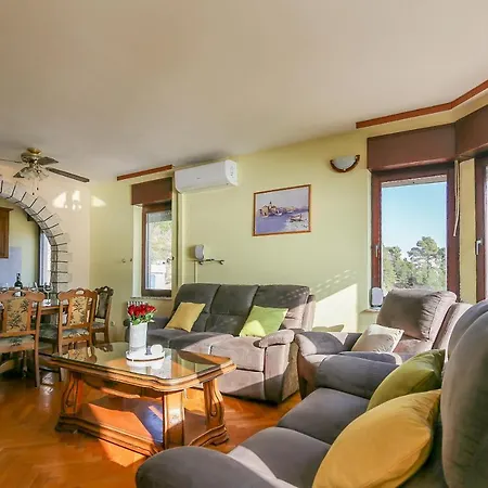 Danijela جيسينتسي