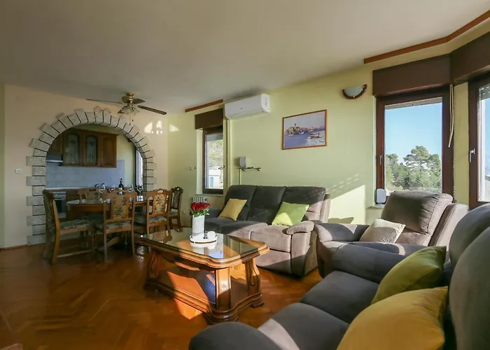 Danijela * Jesenice (Split-Dalmatia)